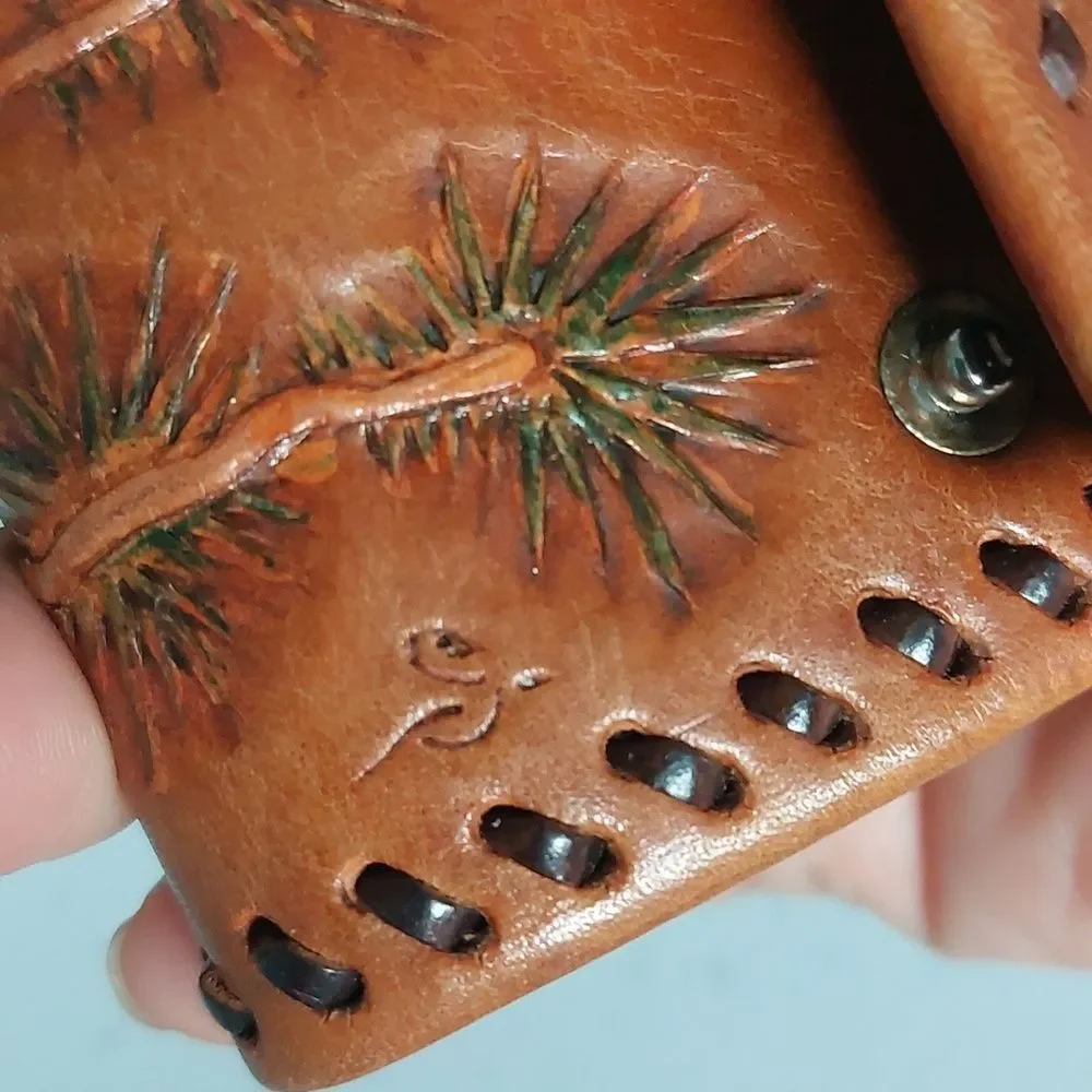 Vintage 60s Tooled Leather 12 Slots Key Holder Trifold Wallet